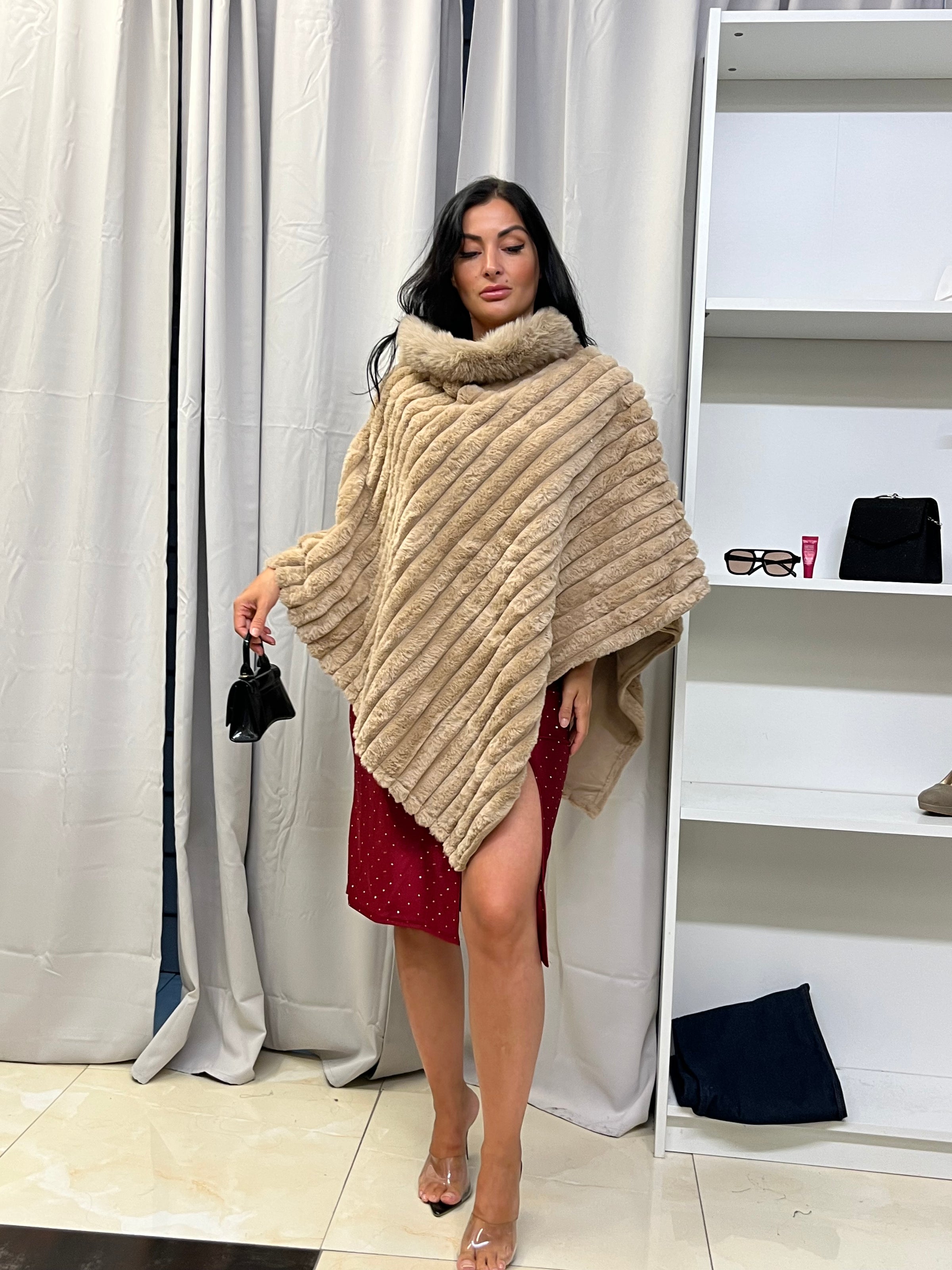 PELS PONCHO