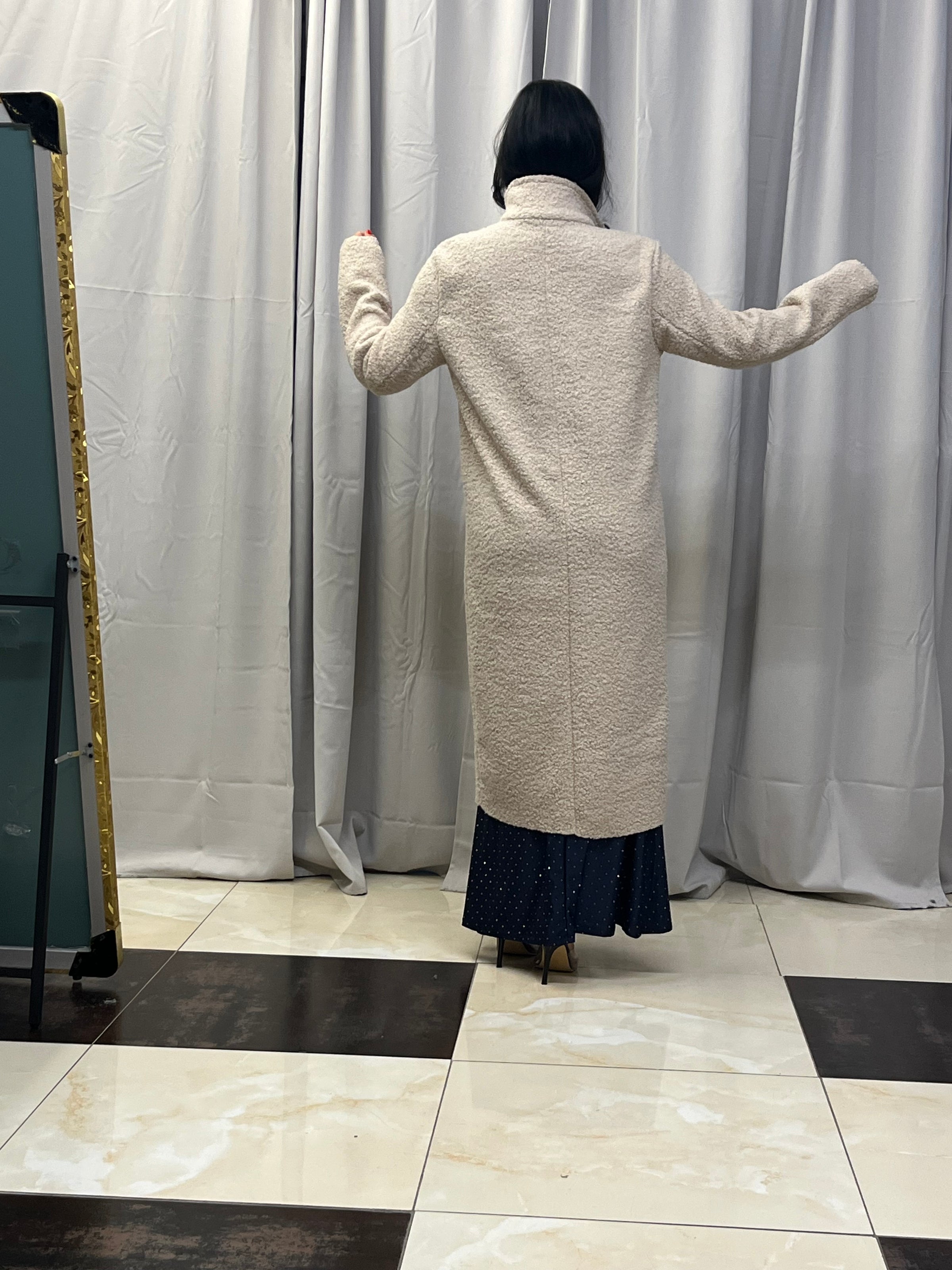 LOOKALIKE COAT